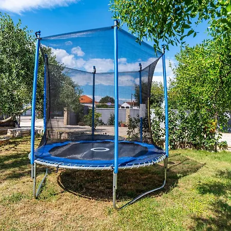 Iv Nyaraló