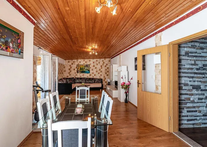 Iv *