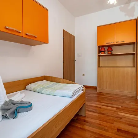 6 Bedroom Pet Friendly In