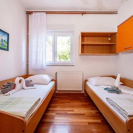 Iv Ferienhaus Policnik