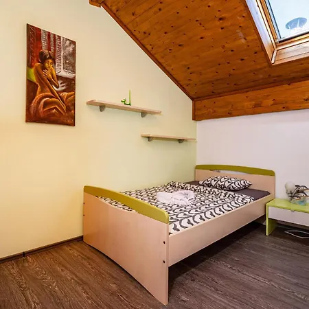 Holiday home 6 Bedroom Pet Friendly In *